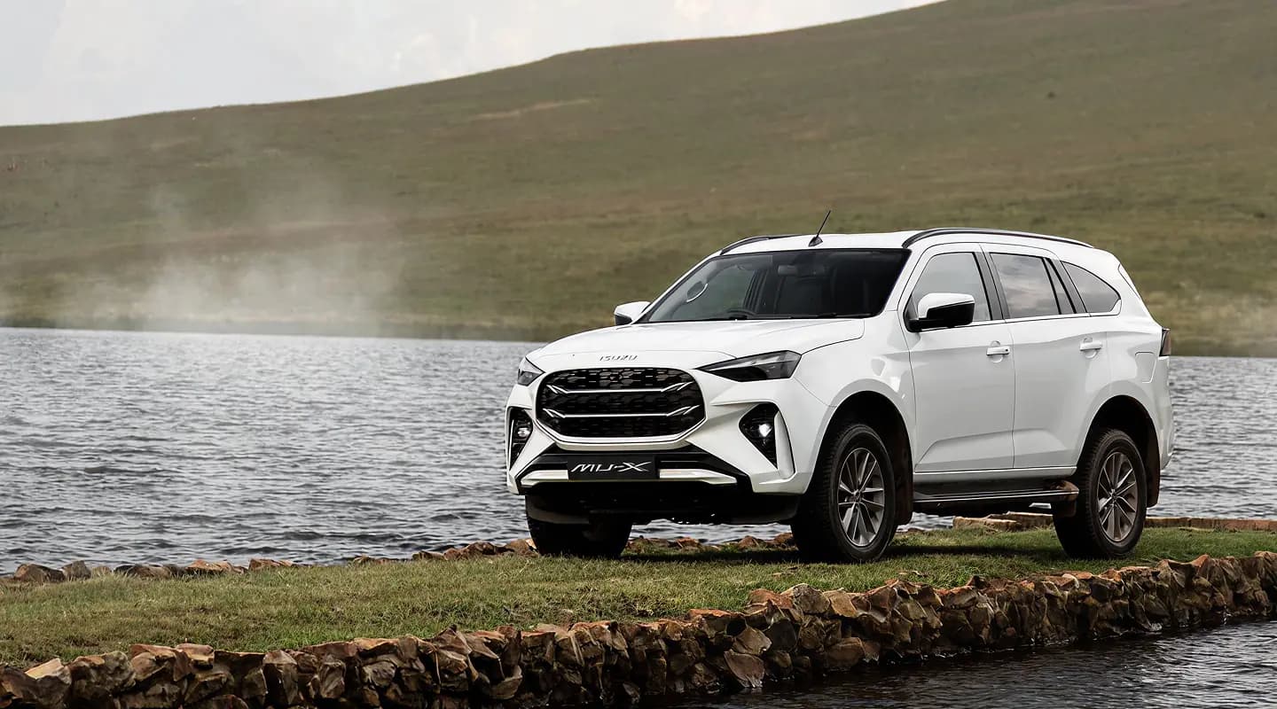 ISUZU MU-X 3.0L 4x4 Diesel Full Option em Angola